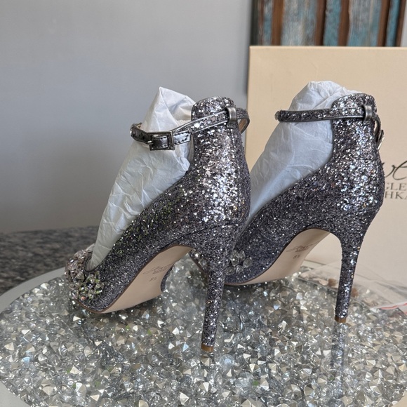 Badgley Mischka Silver Crystal T‑Strap Glitter Heels NEW 8.5 - Picture 9 of 14